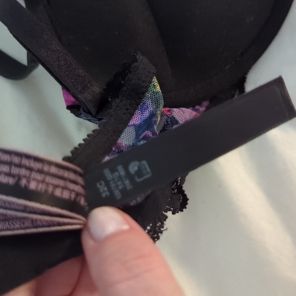 Victoria Secret Floral Lace Women's Bra - Purple & Black 32 C - Picture 3 of 4